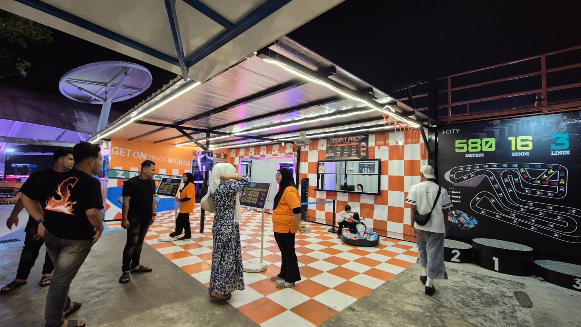 9Pax 2R2B Family Suite, I-City, I-Suite, Hyde, Beside Theme Park, Wifi 50-55" Smart Tv Shah Alam Luaran gambar
